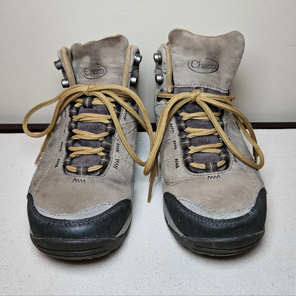 Chaco Waterproof Hiking Boots Women's Size 7 - Picture 2 of 11